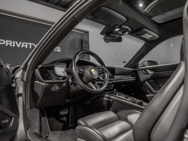 Tableau de bord – PORSCHE – 911 991.1 CARRERA 4S – 2019 – Gris Argent GT – 69 500 km – 450 ch – Flat 6 Atmo – Transmission : Automatique – Origine Allemagne – Privaty Cars – Vente de voitures de sport d’occasion entre Bordeaux et Nantes