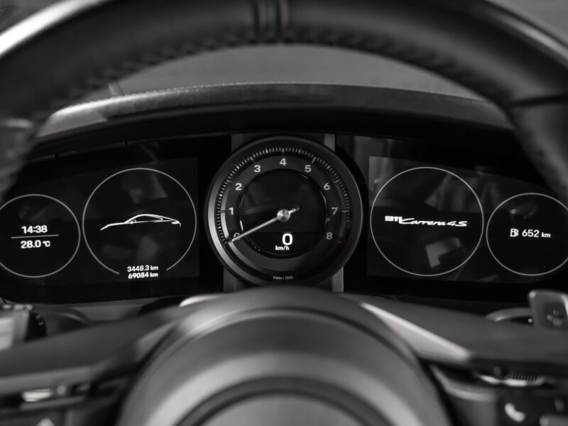 Tableau de bord numérique avec compte-tours – PORSCHE – 911 991.1 CARRERA 4S – 2019 – Gris Argent GT – 69 500 km – 450 ch – Flat 6 Atmo – Transmission : Automatique – Origine Allemagne – Privaty Cars – Recherche personnalisée de modèles PORSCHE à 2 heures de Paris en TGV