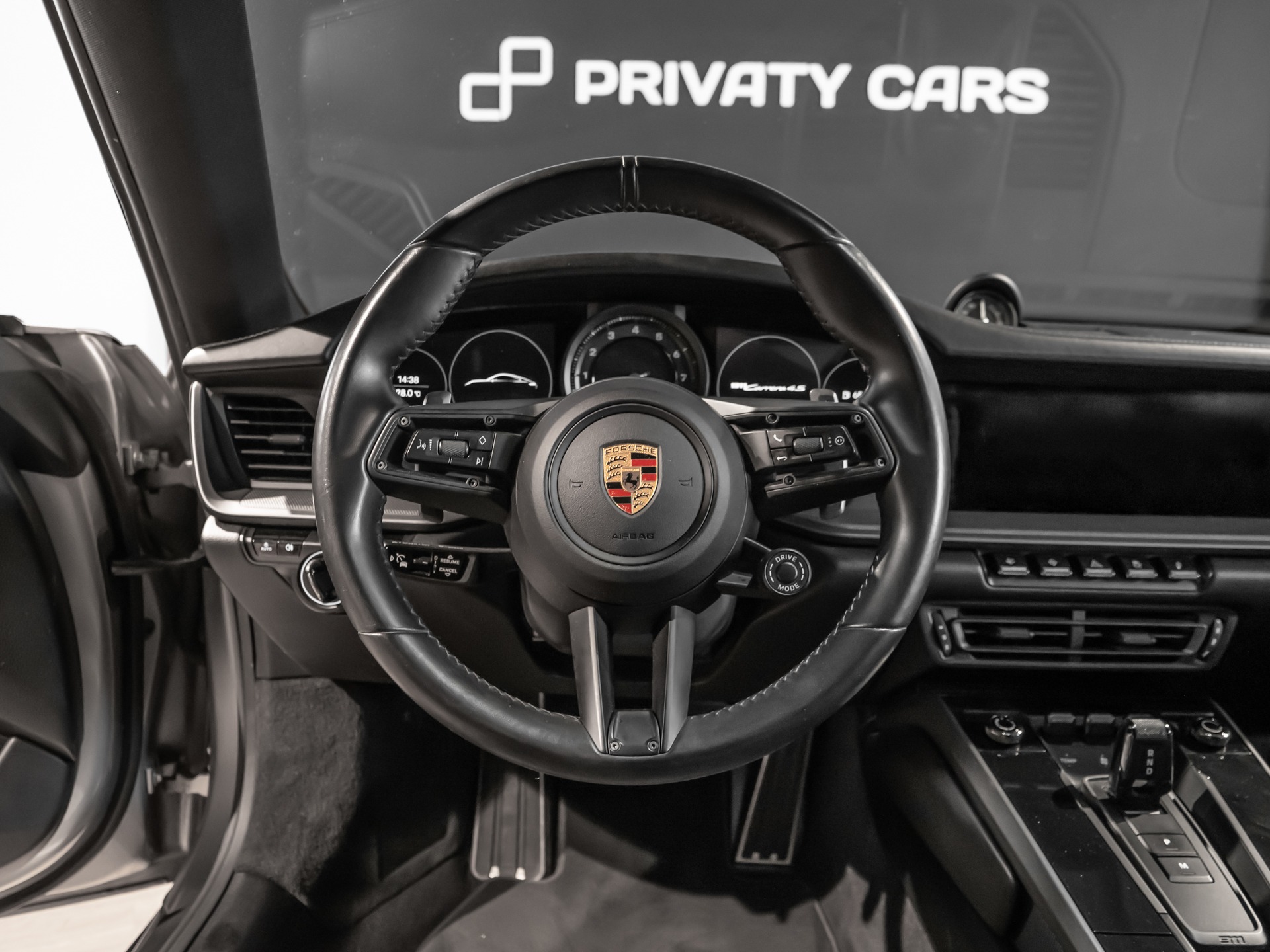 Volant – PORSCHE – 911 991.1 CARRERA 4S – 2019 – Gris Argent GT – 69 500 km – 450 ch – Flat 6 Atmo – Transmission : Automatique – Origine Allemagne – Privaty Cars – Expert des voitures de prestige d’occasion à La Rochelle