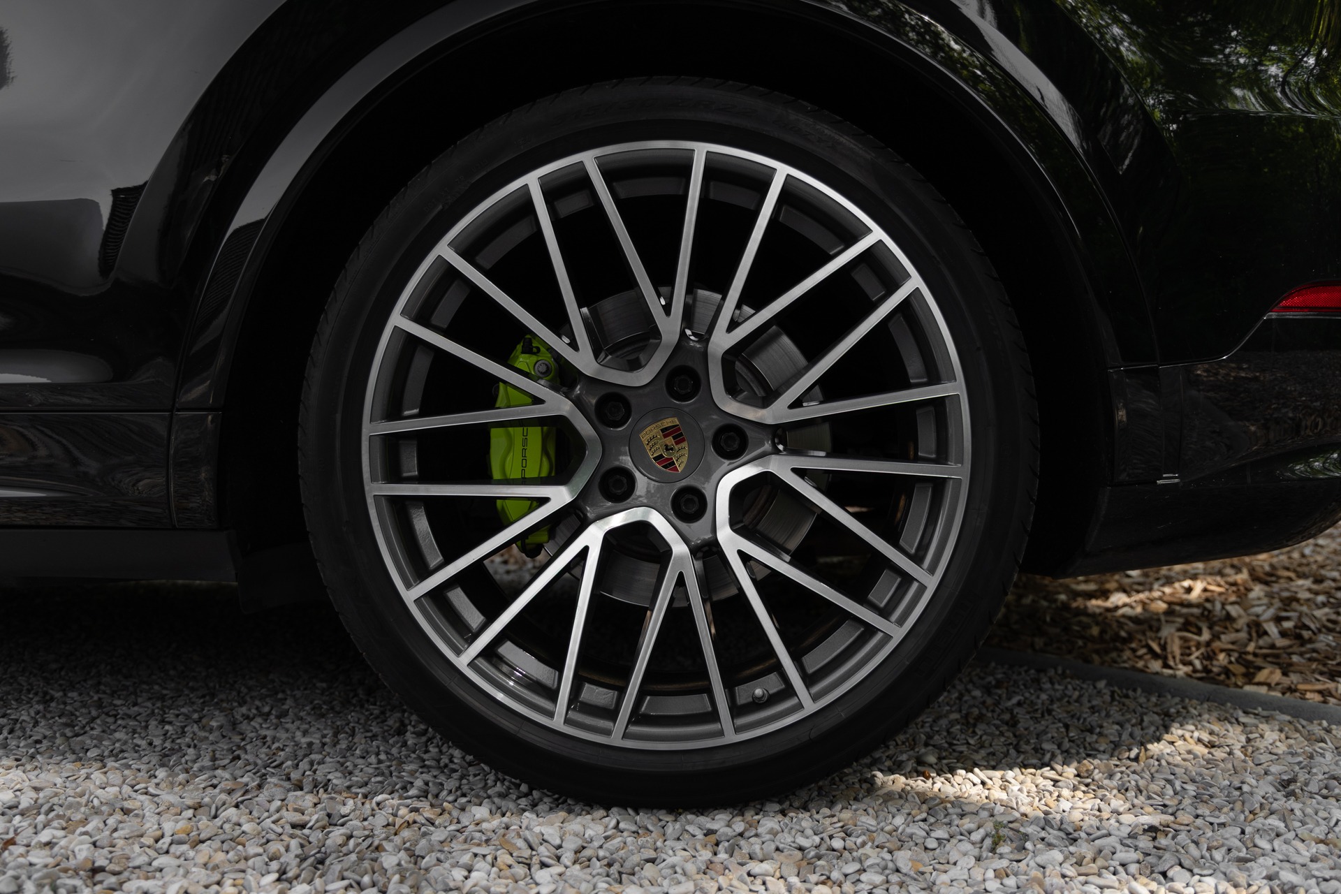 Jantes – PORSCHE – Cayenne – 2021 – Noir Schwarz – 69 900 km – 462 ch – V6 Turbo Hybrid – Transmission : Automatique – Origine Allemagne – Privaty Cars – Dépôt-vente de véhicules PORSCHE près de Poitiers
