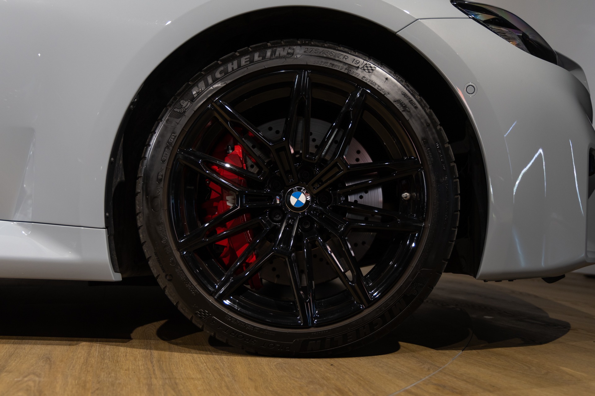 Jantes – BMW – M2 G87 – 2023 – Brooklyngrau métalissé – 13 900 km – 460 ch – 6 en ligne bi-turbo – Transmission : Automatique – Origine France – Privaty Cars – Sélection de véhicules BMW disponibles proche de Nantes