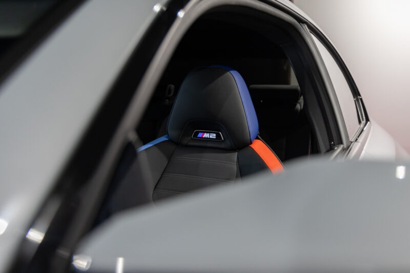 Sièges – BMW – M2 G87 – 2023 – Brooklyngrau métalissé – 13 900 km – 460 ch – 6 en ligne bi-turbo – Transmission : Automatique – Origine France – Privaty Cars – Mandat de vente pour automobiles de luxe en Nouvelle-Aquitaine