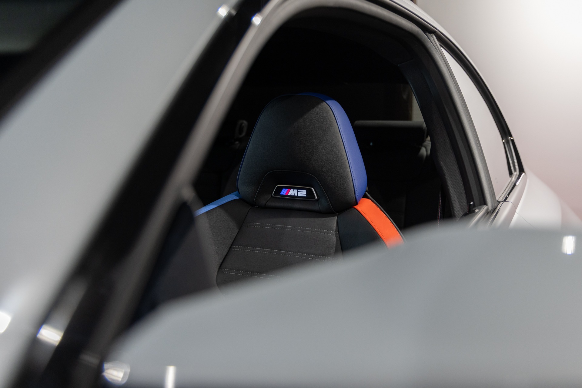 Sièges – BMW – M2 G87 – 2023 – Brooklyngrau métalissé – 13 900 km – 460 ch – 6 en ligne bi-turbo – Transmission : Automatique – Origine France – Privaty Cars – Mandat de vente pour automobiles de luxe en Nouvelle-Aquitaine