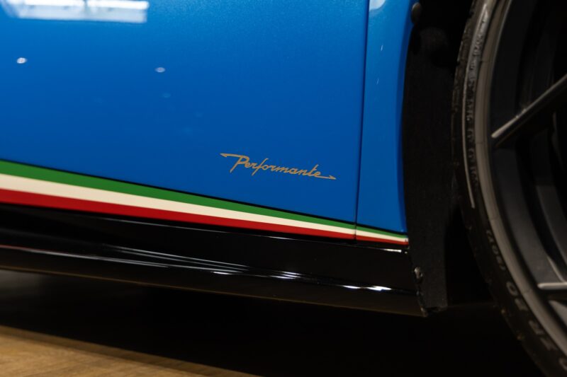 Carrosserie – LAMBORGHINI – Huracan Performante – 2018 – Ad Personam Blu Ely – 34 900 km – 640 ch – V10 atmo – Transmission : séquentielle – Origine France – Privaty Cars – Spécialiste LAMBORGHINI d’occasion à 2 heures de Paris en TGV