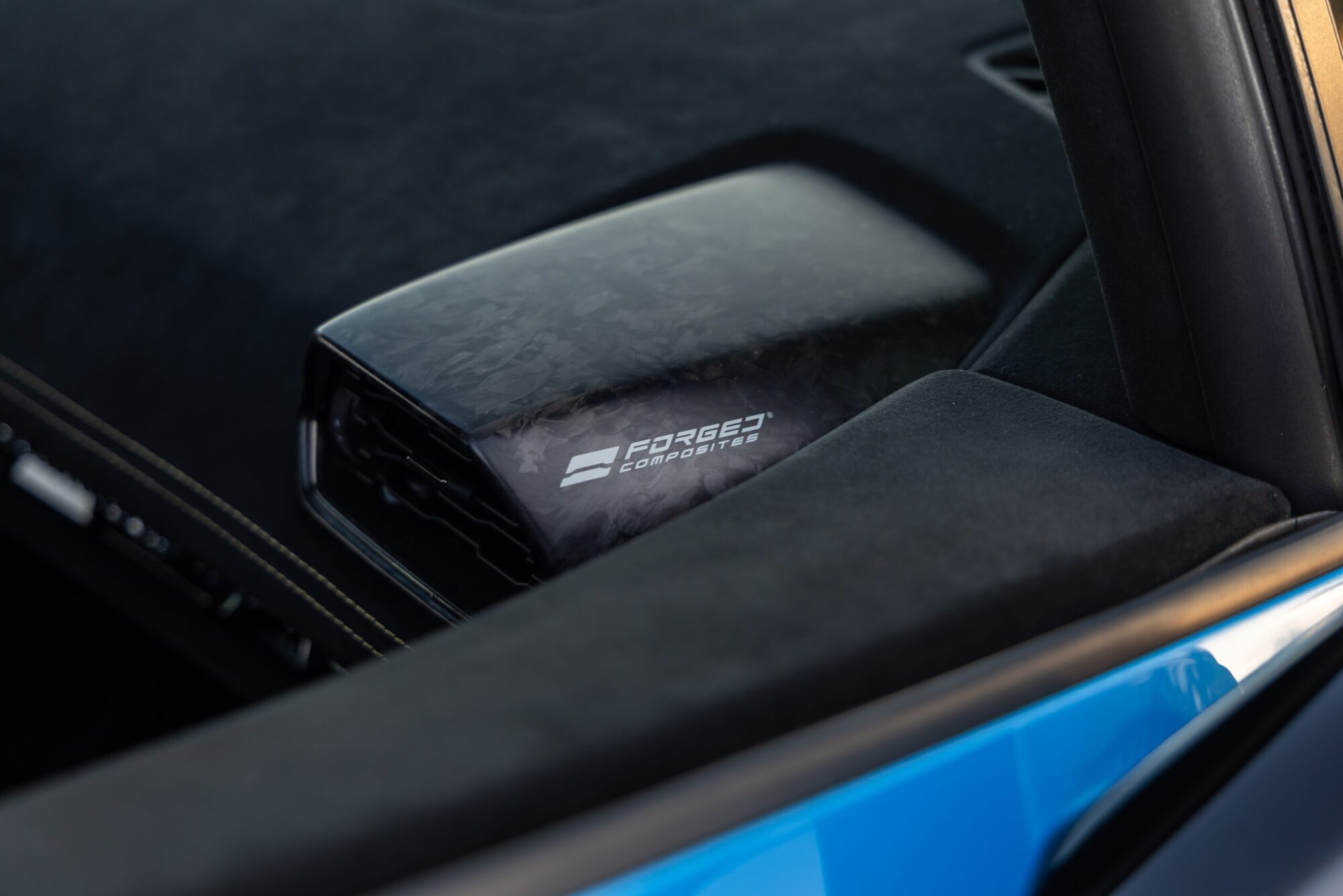 Élément en fibre de carbone – LAMBORGHINI – Huracan Performante – 2018 – Ad Personam Blu Ely – 34 900 km – 640 ch – V10 atmo – Transmission : séquentielle – Origine France – Privaty Cars – Importation de véhicules de prestige et sportifs à La Rochelle