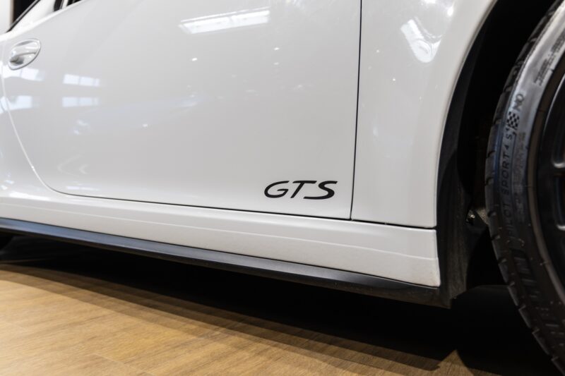 Carrosserie – PORSCHE – 911 991.1 4 GTS – 2015 – Blanc Carrara Métallisé – 42 900 km – 430 ch – Flat 6 Atmo – Transmission : séquentielle – Origine Italie – Privaty Cars – Vente de voitures de prestige d’occasion proche de Nantes