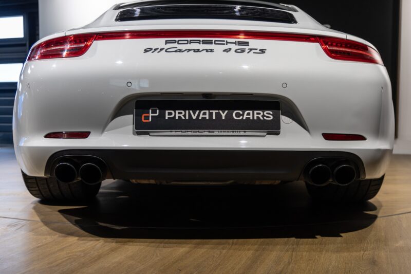 Carrosserie – PORSCHE – 911 991.1 4 GTS – 2015 – Blanc Carrara Métallisé – 42 900 km – 430 ch – Flat 6 Atmo – Transmission : séquentielle – Origine Italie – Privaty Cars – Achat et vente de supercars d’occasion dans l’Ouest de la France