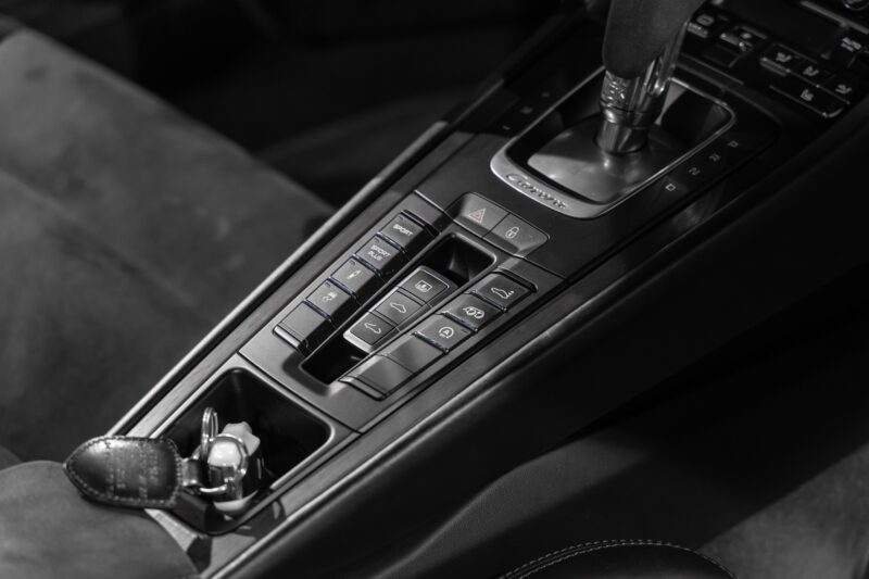 Tableau de bord – PORSCHE – 911 991.1 4 GTS – 2015 – Blanc Carrara Métallisé – 42 900 km – 430 ch – Flat 6 Atmo – Transmission : séquentielle – Origine Italie – Privaty Cars – Reprise de voitures de sport et collection à 2 heures de Paris en TGV