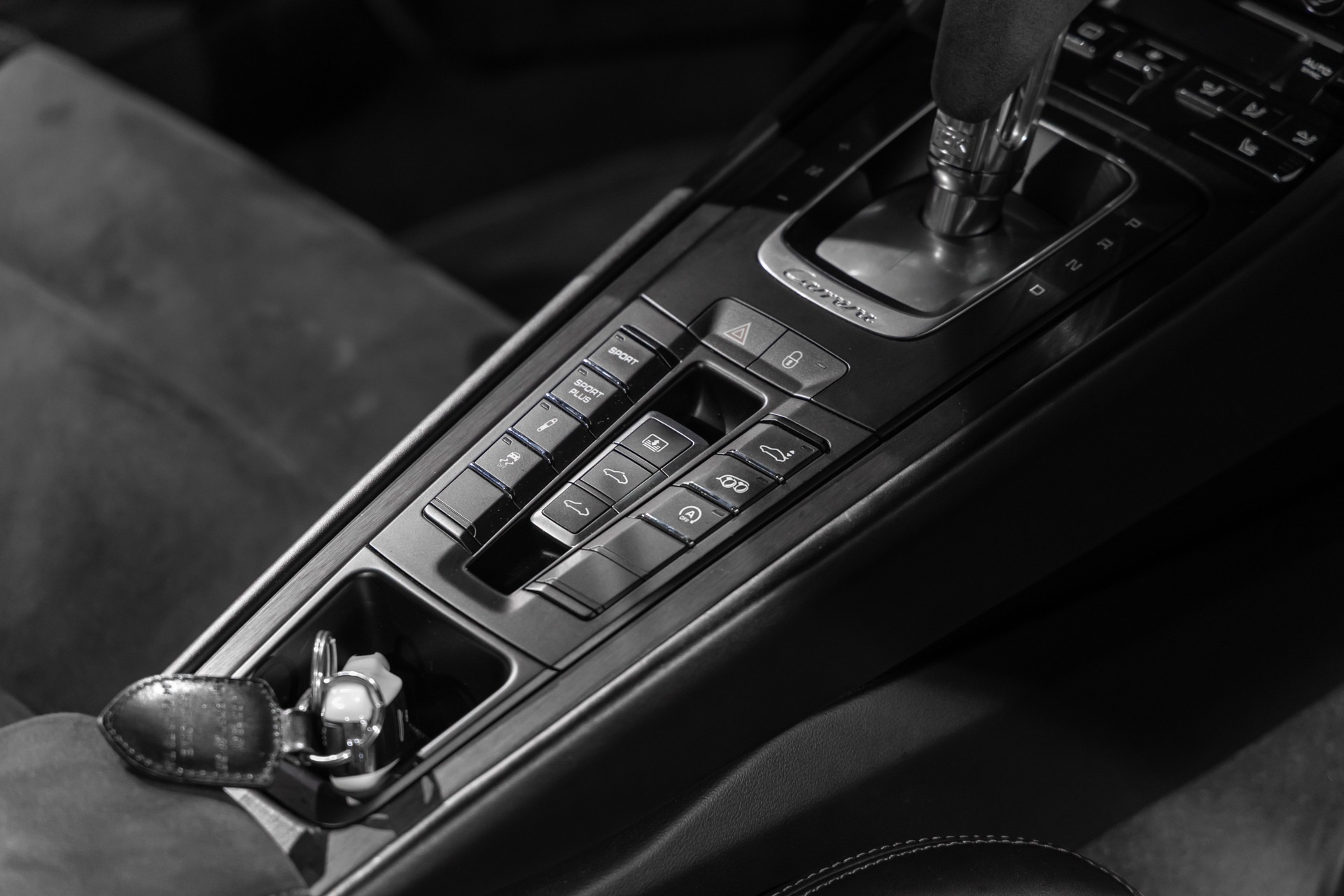 Tableau de bord – PORSCHE – 911 991.1 4 GTS – 2015 – Blanc Carrara Métallisé – 42 900 km – 430 ch – Flat 6 Atmo – Transmission : séquentielle – Origine Italie – Privaty Cars – Reprise de voitures de sport et collection à 2 heures de Paris en TGV