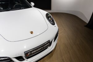 À vendre – PORSCHE – 911 991.1 4 GTS – 2015 – Blanc Carrara Métallisé – 42 900 km – 430 ch – Flat 6 Atmo – Transmission : séquentielle – Vue principale – Origine Italie – Privaty Cars – Importation de véhicules de prestige et sportifs près de Poitiers