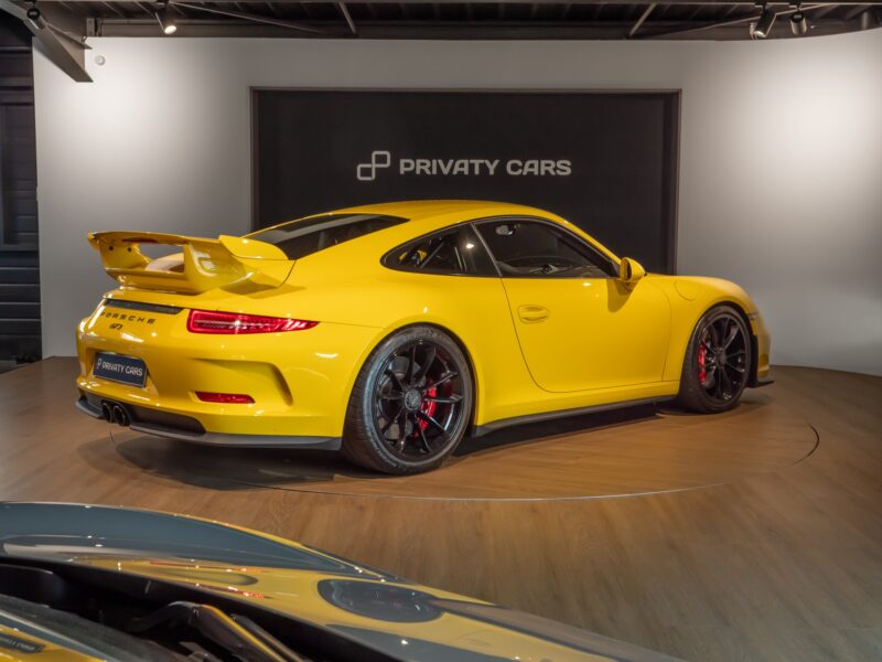 Extérieur – PORSCHE – Porsche 911 991 GT3 – 2015 – Jaune Racing – 24 900 km – 475 ch – FLAT 6 Atmo – Transmission : Sequentielle – Origine France – Privaty Cars – Courtage automobile pour véhicules exclusifs entre Bordeaux et Nantes