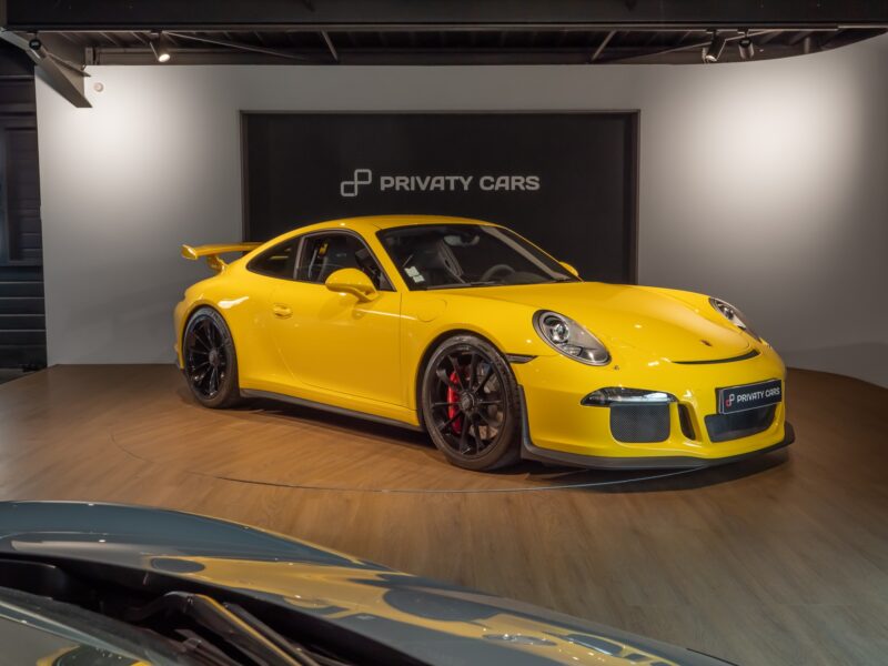 Extérieur – PORSCHE – Porsche 911 991 GT3 – 2015 – Jaune Racing – 24 900 km – 475 ch – FLAT 6 Atmo – Transmission : Sequentielle – Origine France – Privaty Cars – Spécialiste des sportives d’occasion en Charente-Maritime