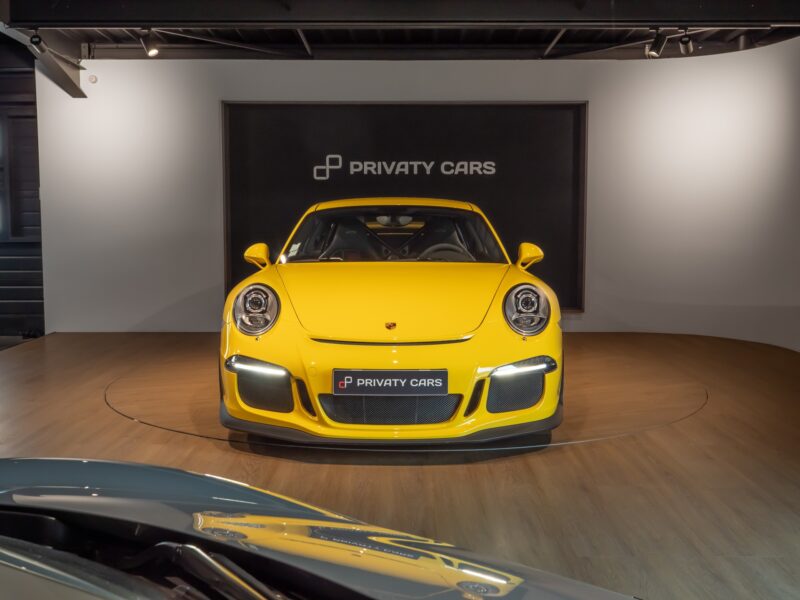 Extérieur – PORSCHE – Porsche 911 991 GT3 – 2015 – Jaune Racing – 24 900 km – 475 ch – FLAT 6 Atmo – Transmission : Sequentielle – Origine France – Privaty Cars – Rachat cash de voitures de sport d’occasion dans l’Ouest de la France