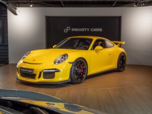 À vendre – PORSCHE – Porsche 911 991 GT3 – 2015 – Jaune Racing – 24 900 km – 475 ch – FLAT 6 Atmo – Transmission : Sequentielle – Photo principale – Origine France – Privaty Cars – Spécialiste indépendant Porsche, Ferrari et McLaren dans l’Ouest de la France