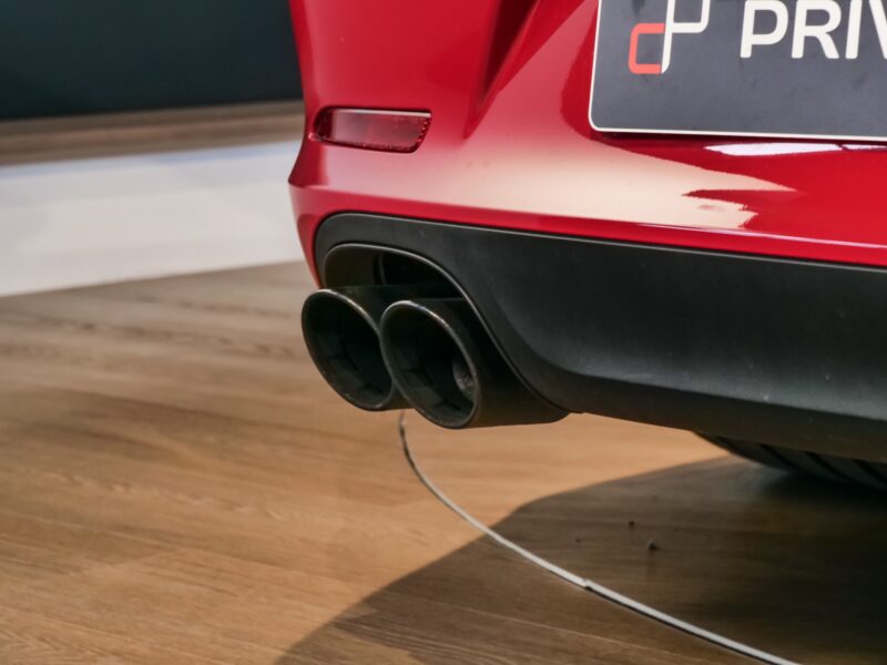 Moteur – PORSCHE – 911 991 GTS – 2015 – Rouge Carmin – 18 900 km – 430 ch – Flat 6 Atmo – Transmission : Sequentielle – Origine Suède – Privaty Cars – Spécialiste des supercars d’occasion proche de Bordeaux