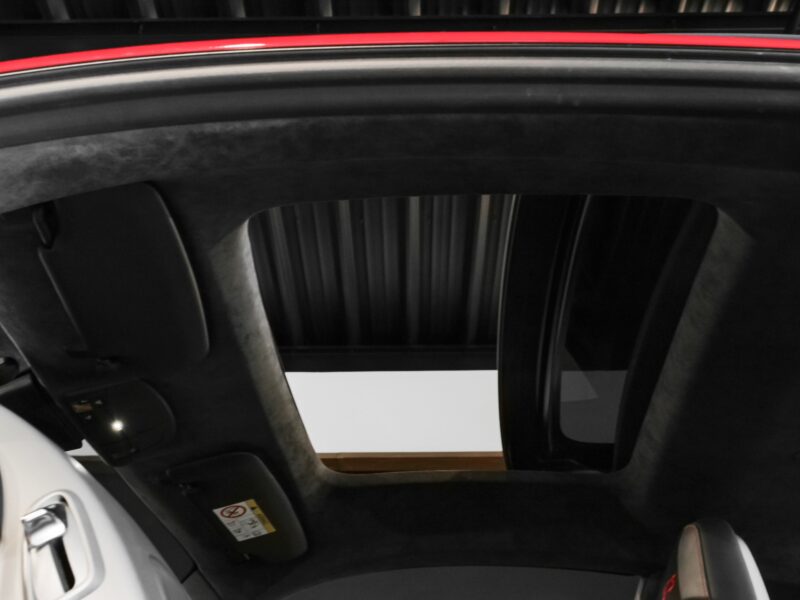 Toit ouvrant panoramique – PORSCHE – 911 991 GTS – 2015 – Rouge Carmin – 18 900 km – 430 ch – Flat 6 Atmo – Transmission : Sequentielle – Origine Suède – Privaty Cars – Rachat cash de voitures PORSCHE proche de Nantes