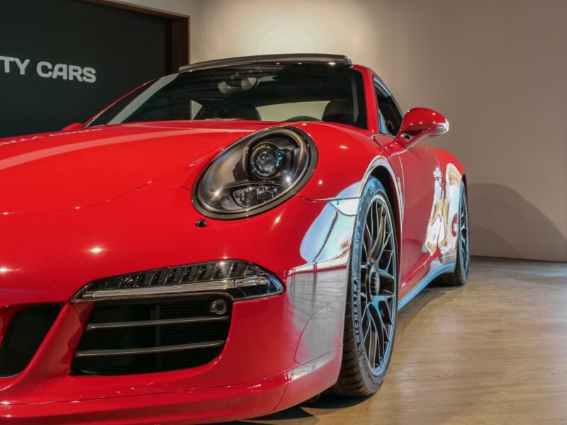 À vendre – PORSCHE – 911 991 GTS – 2015 – Rouge Carmin – 18 900 km – 430 ch – Flat 6 Atmo – Transmission : Sequentielle – Vue principale – Origine Suède – Privaty Cars – Achat et vente de véhicules PORSCHE d’occasion entre Bordeaux et Nantes