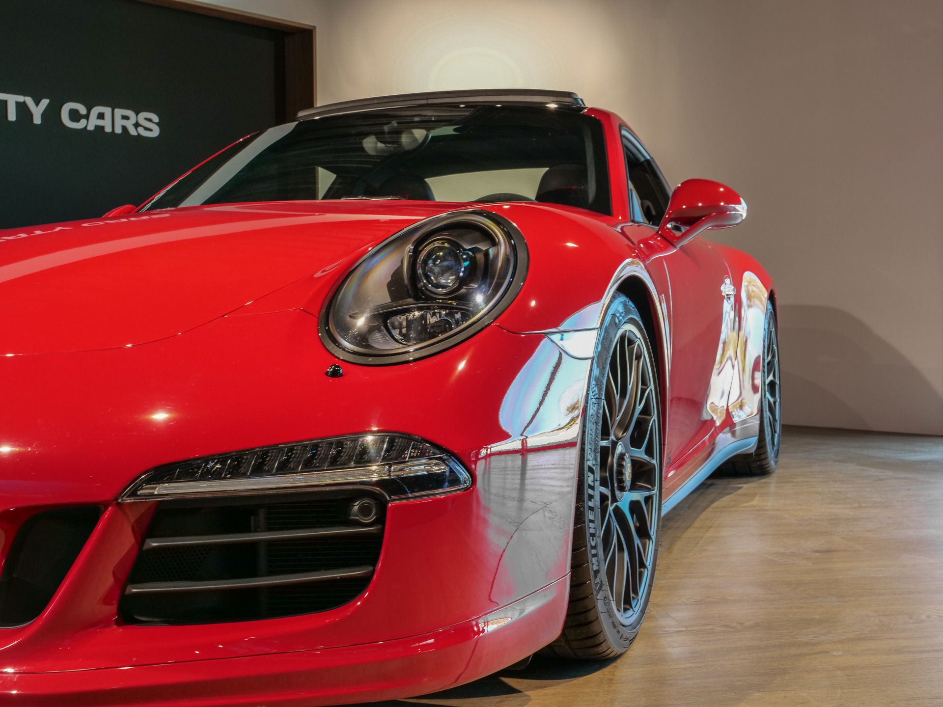 À vendre – PORSCHE – 911 991 GTS – 2015 – Rouge Carmin – 18 900 km – 430 ch – Flat 6 Atmo – Transmission : Sequentielle – Vue principale – Origine Suède – Privaty Cars – Achat et vente de véhicules PORSCHE d’occasion entre Bordeaux et Nantes