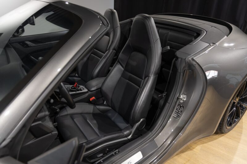 Sièges – PORSCHE – 911 992.1 CARRERA S CAB – 2020 – Gris Quartz – 21 900 km – 450 ch – Flat 6 bi-turbo – Transmission : Automatique – Origine Belgique – Privaty Cars – Achat et vente de véhicules PORSCHE d’occasion entre Bordeaux et Nantes