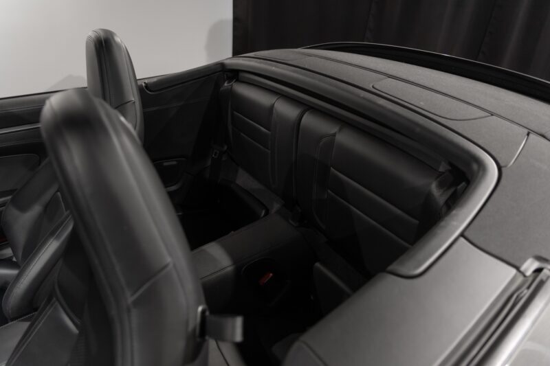 Sièges – PORSCHE – 911 992.1 CARRERA S CAB – 2020 – Gris Quartz – 21 900 km – 450 ch – Flat 6 bi-turbo – Transmission : Automatique – Origine Belgique – Privaty Cars – Spécialiste des voitures de luxe d’occasion à 2 heures de Paris en TGV