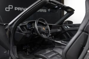 Tableau de bord – PORSCHE – 911 992.1 CARRERA S CAB – 2020 – Gris Quartz – 21 900 km – 450 ch – Flat 6 bi-turbo – Transmission : Automatique – Origine Belgique – Privaty Cars – Spécialiste indépendant Porsche, Ferrari et McLaren en Charente-Maritime