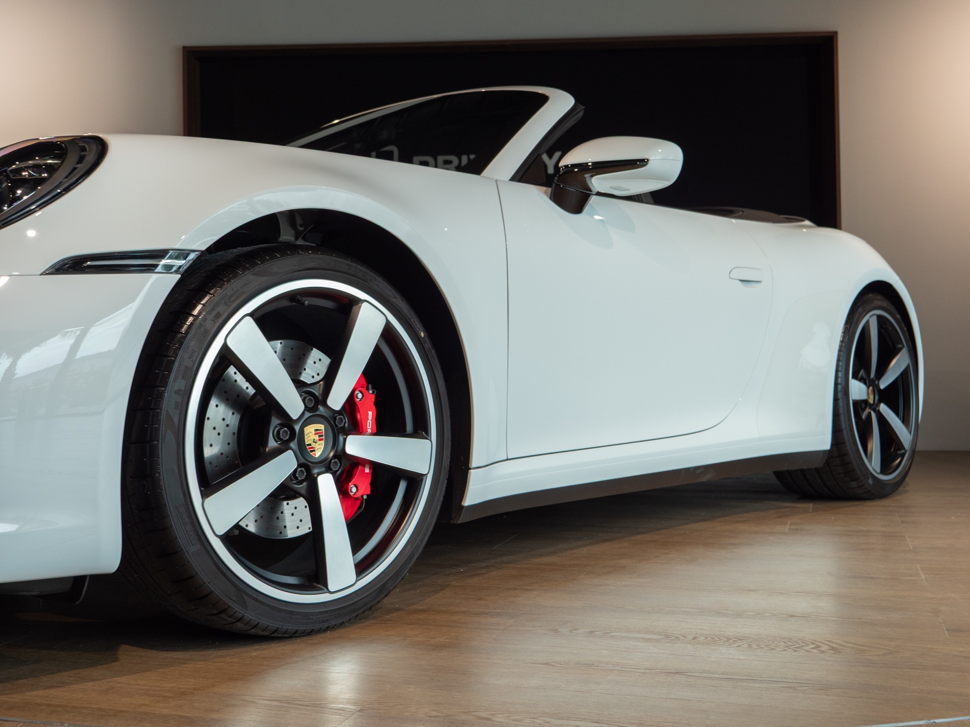 Carrosserie – PORSCHE – 911 992.1 S Cabriolet – 2020 – Blanc – 16 900 km – 450 ch – Flat 6 bi-turbo – Transmission : séquentielle – Origine Allemagne – Privaty Cars – Spécialiste des voitures de luxe d’occasion entre Bordeaux et Nantes