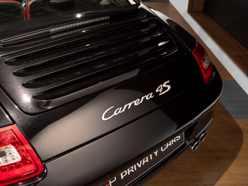 Capot arrière avec grilles de ventilation – PORSCHE – 911 997 4S – 2007 – Noir Basalte Métallisée – 83 900 km – 355 ch – Flat 6 Atmo – Transmission : Manuelle – Origine Danemark – Privaty Cars – Rachat cash de voitures PORSCHE près de Poitiers