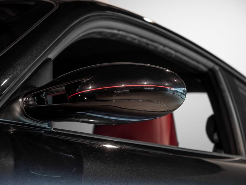 Rétroviseur avec éclairage intégré – PORSCHE – 911 997 4S – 2007 – Noir Basalte Métallisée – 83 900 km – 355 ch – Flat 6 Atmo – Transmission : Manuelle – Origine Danemark – Privaty Cars – Rachat immédiat de véhicules de prestige près de Niort