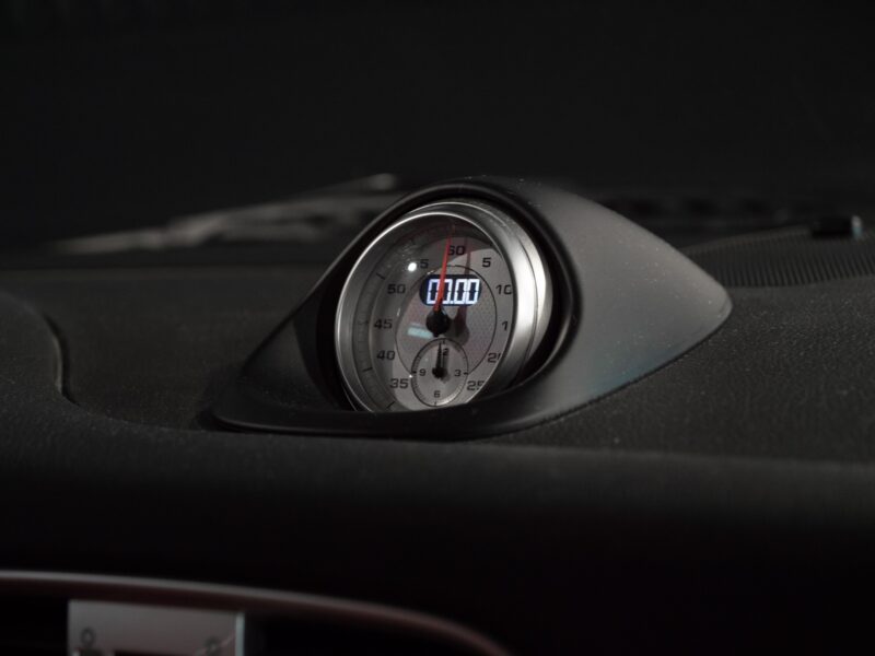 Compteur de vitesse analogique – PORSCHE – 911 997 4S – 2007 – Noir Basalte Métallisée – 83 900 km – 355 ch – Flat 6 Atmo – Transmission : Manuelle – Origine Danemark – Privaty Cars – Vente de voitures de prestige d’occasion en Charente-Maritime