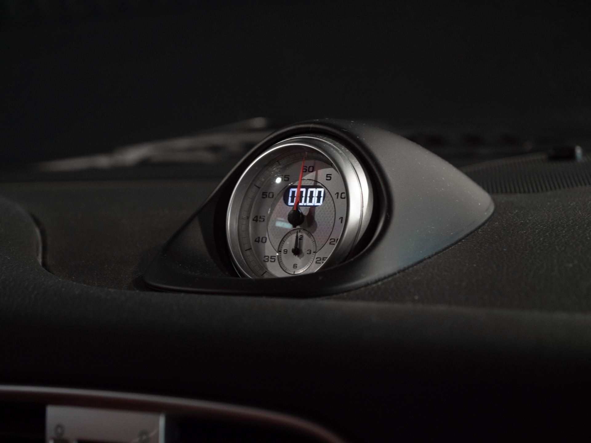 Compteur de vitesse analogique – PORSCHE – 911 997 4S – 2007 – Noir Basalte Métallisée – 83 900 km – 355 ch – Flat 6 Atmo – Transmission : Manuelle – Origine Danemark – Privaty Cars – Vente de voitures de prestige d’occasion en Charente-Maritime