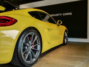 Carrosserie – PORSCHE – Cayman GT4 981 – 2016 – Jaune Racing – 8 900 km – 385 ch – Flat 6 Atmo – Transmission : Manuelle – Origine Allemagne – Privaty Cars – Spécialiste PORSCHE d’occasion en Nouvelle-Aquitaine