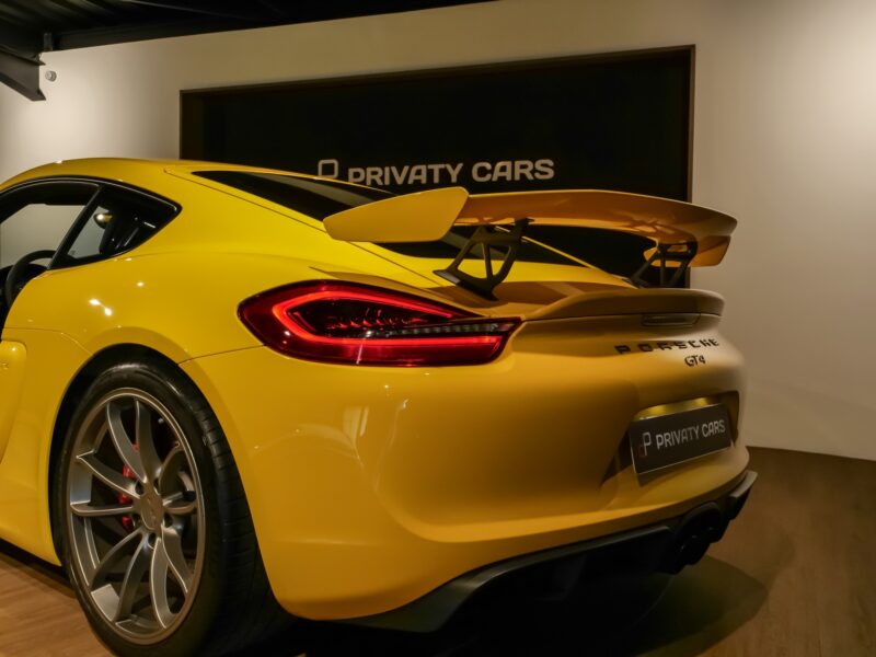 Carrosserie – PORSCHE – Cayman GT4 981 – 2016 – Jaune Racing – 8 900 km – 385 ch – Flat 6 Atmo – Transmission : Manuelle – Origine Allemagne – Privaty Cars – Recherche personnalisée de voitures de sport d’occasion entre Bordeaux et Nantes