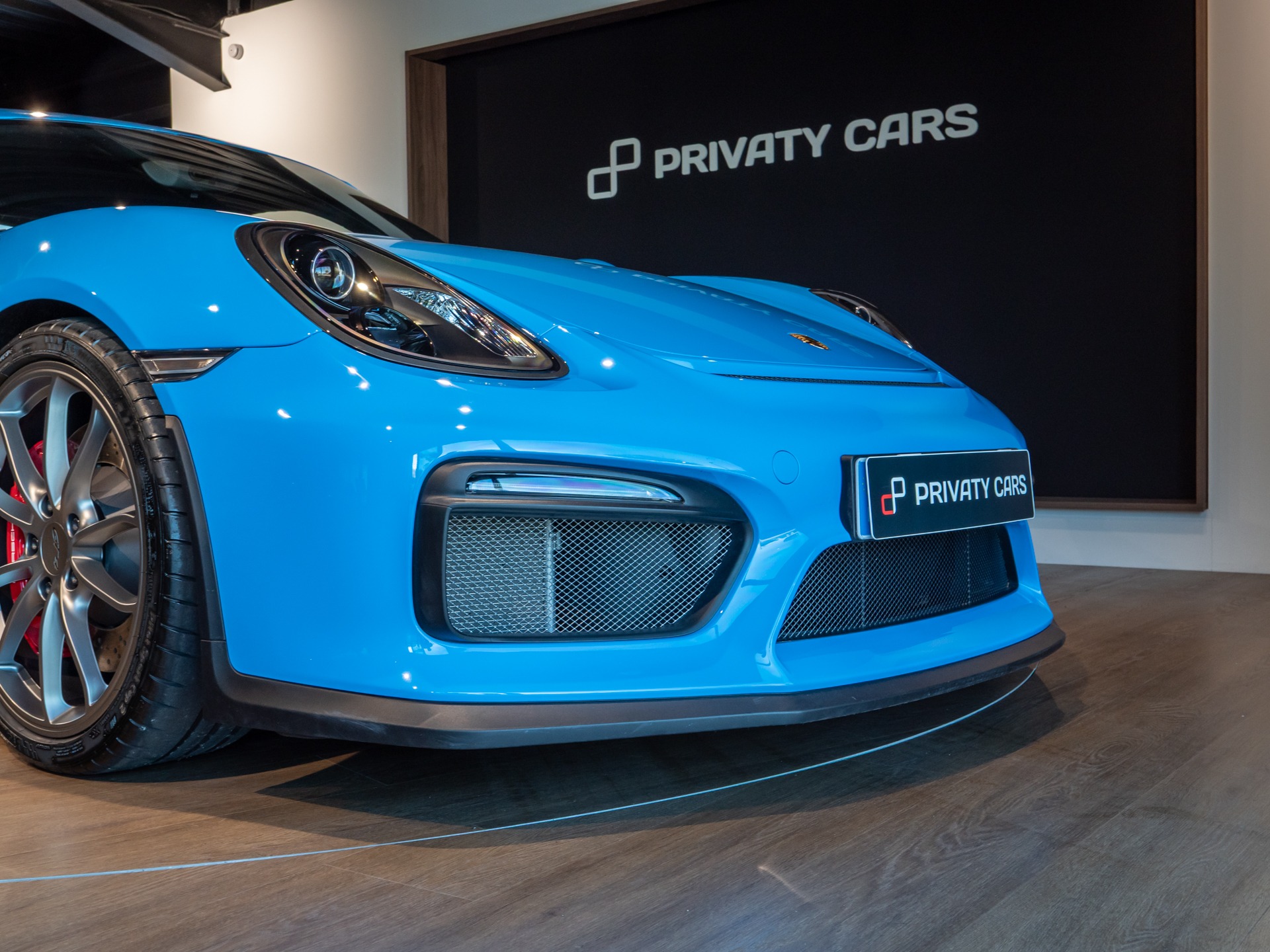 Carrosserie – PORSCHE – Cayman GT4 981 – 2016 – Jaune Racing – 10 900 km – 385 ch – Flat 6 Atmo – Transmission : Manuelle – Origine Allemagne – Privaty Cars – Achat et vente de supercars d’occasion en Charente-Maritime