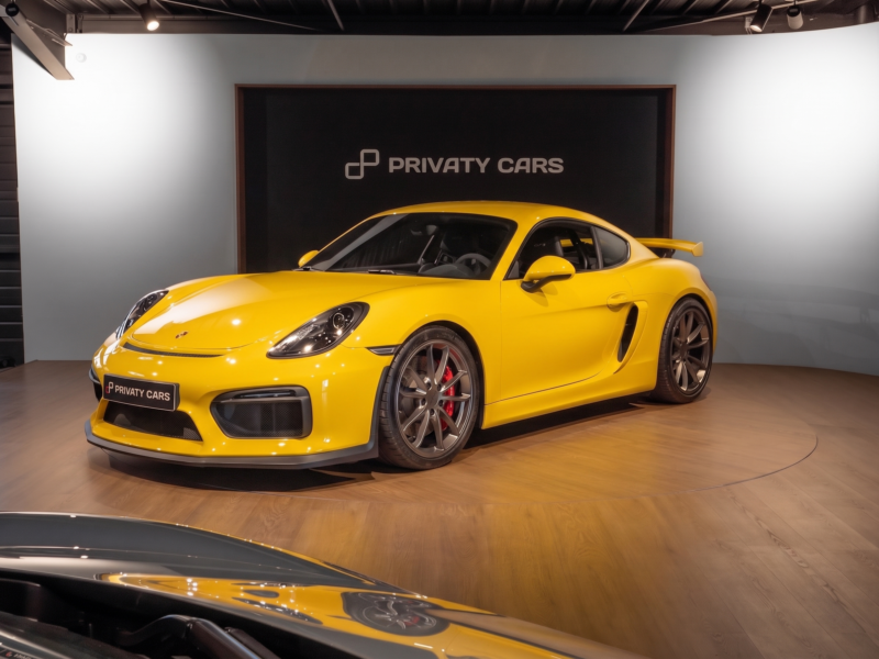 À vendre – PORSCHE – Cayman GT4 981 – 2016 – Jaune Racing – 8 900 km – 385 ch – Flat 6 Atmo – Transmission : Manuelle – Photo principale – Origine Allemagne – Privaty Cars – Chasseur de voitures de sport sur mesure dans l’Ouest de la France