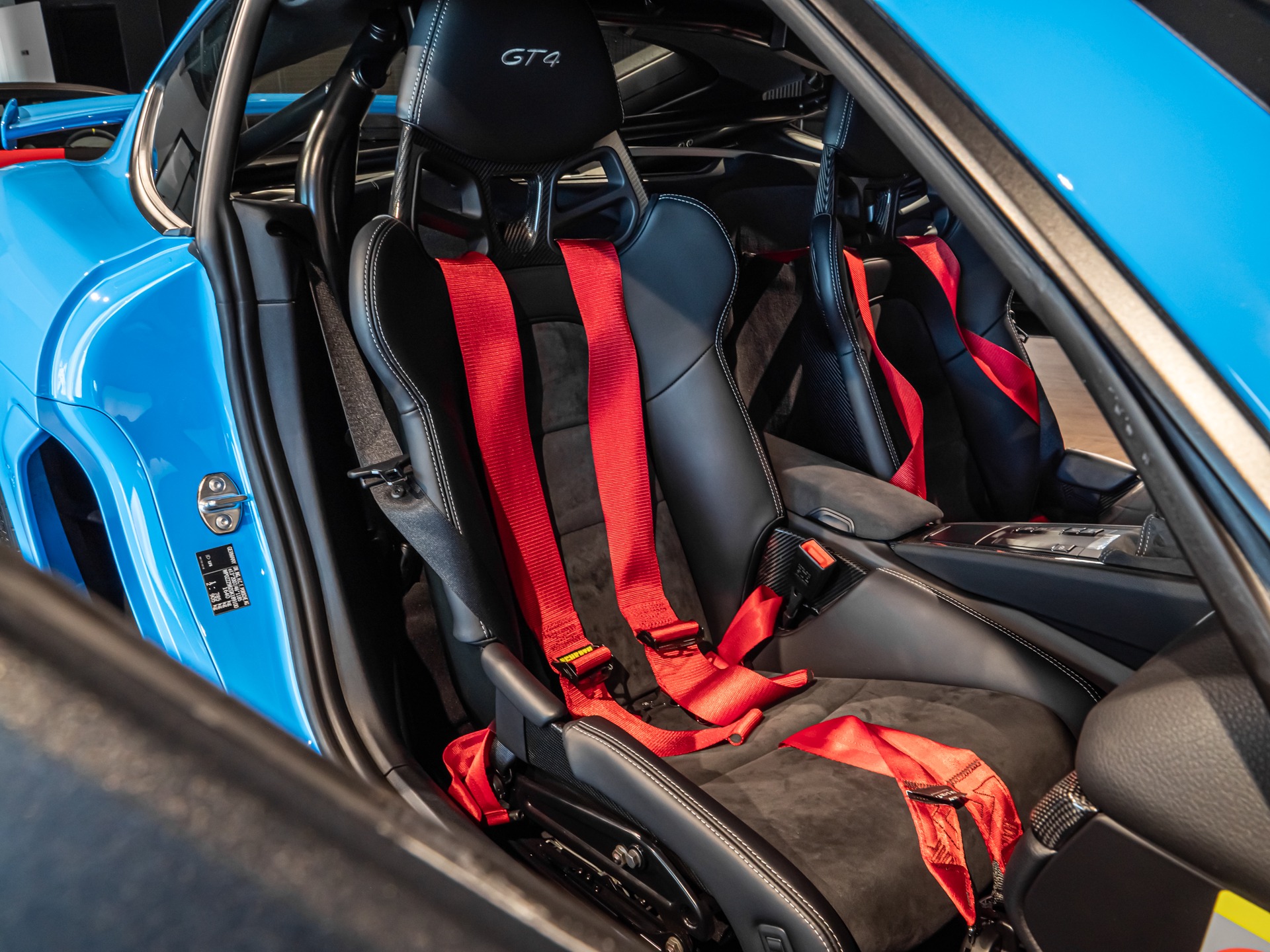 Sièges – PORSCHE – Cayman GT4 981 – 2016 – Jaune Racing – 10 900 km – 385 ch – Flat 6 Atmo – Transmission : Manuelle – Origine Allemagne – Privaty Cars – Recherche personnalisée de modèles PORSCHE dans l’Ouest de la France