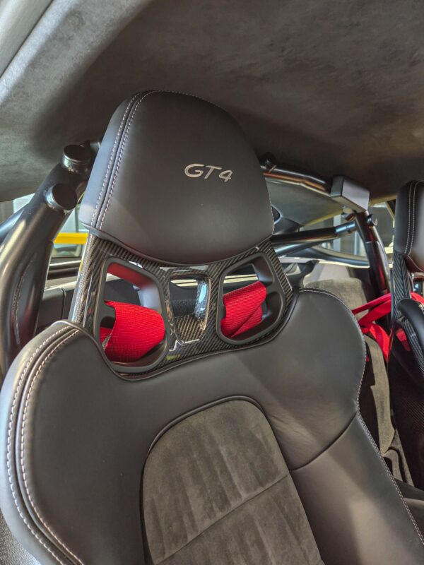 Sièges – PORSCHE – Cayman GT4 981 – 2016 – Jaune Racing – 8 900 km – 385 ch – Flat 6 Atmo – Transmission : Manuelle – Origine Allemagne – Privaty Cars – Spécialiste des voitures de luxe d’occasion dans l’Ouest de la France