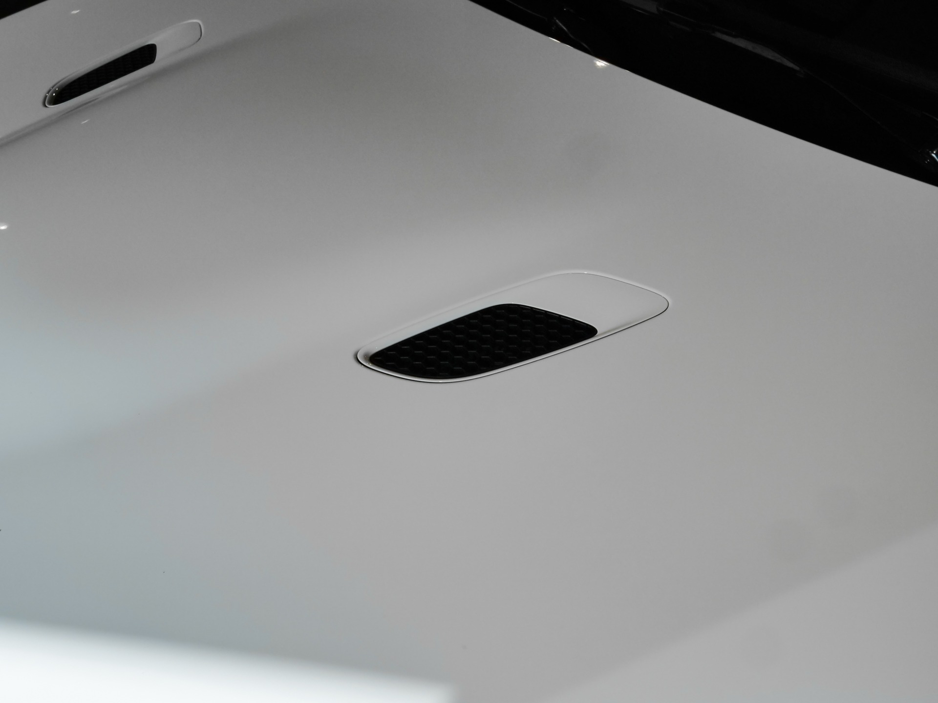 Carrosserie – BMW – M3 E92 – 2023 – Alpinweiss – 56 900 km – 430 ch – V8 atmo – Transmission : Automatique – Origine Belgique – Privaty Cars – Spécialiste des voitures de luxe d’occasion près de Poitiers