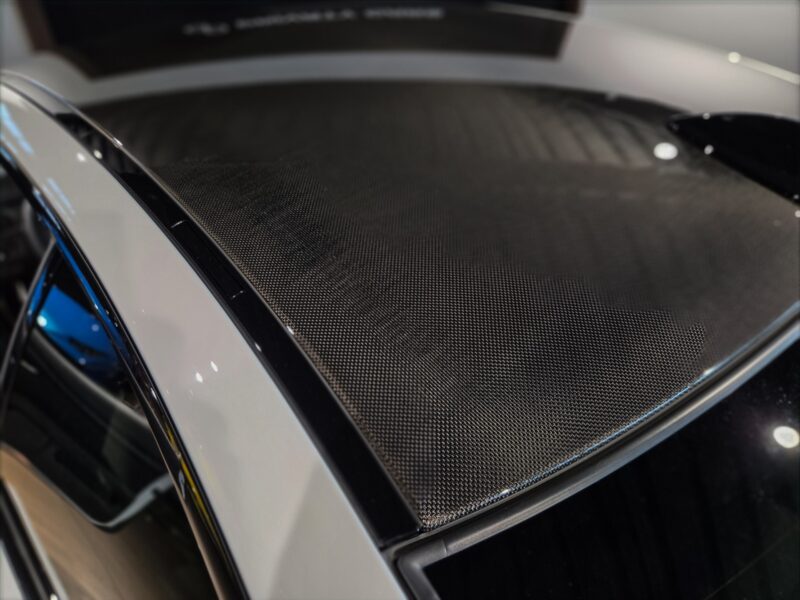 Toit en fibre de carbone – BMW – M3 E92 – 2023 – Alpinweiss – 56 900 km – 430 ch – V8 atmo – Transmission : Automatique – Origine Belgique – Privaty Cars – Rachat express de supercars et hypercars à 2 heures de Paris en TGV