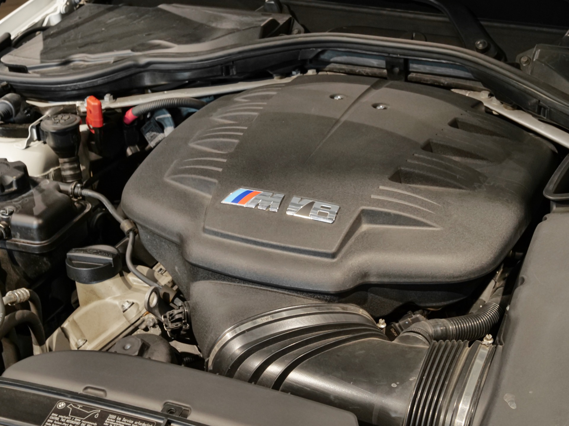 Moteur – BMW – M3 E92 – 2023 – Alpinweiss – 56 900 km – 430 ch – V8 atmo – Transmission : Automatique – Origine Belgique – Privaty Cars – Achat et vente de voitures de sport d’occasion en Charente-Maritime