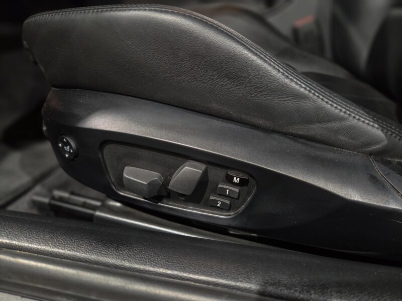 Sièges – BMW – M3 E92 – 2023 – Alpinweiss – 56 900 km – 430 ch – V8 atmo – Transmission : Automatique – Origine Belgique – Privaty Cars – Expert des voitures de prestige d’occasion en Nouvelle-Aquitaine