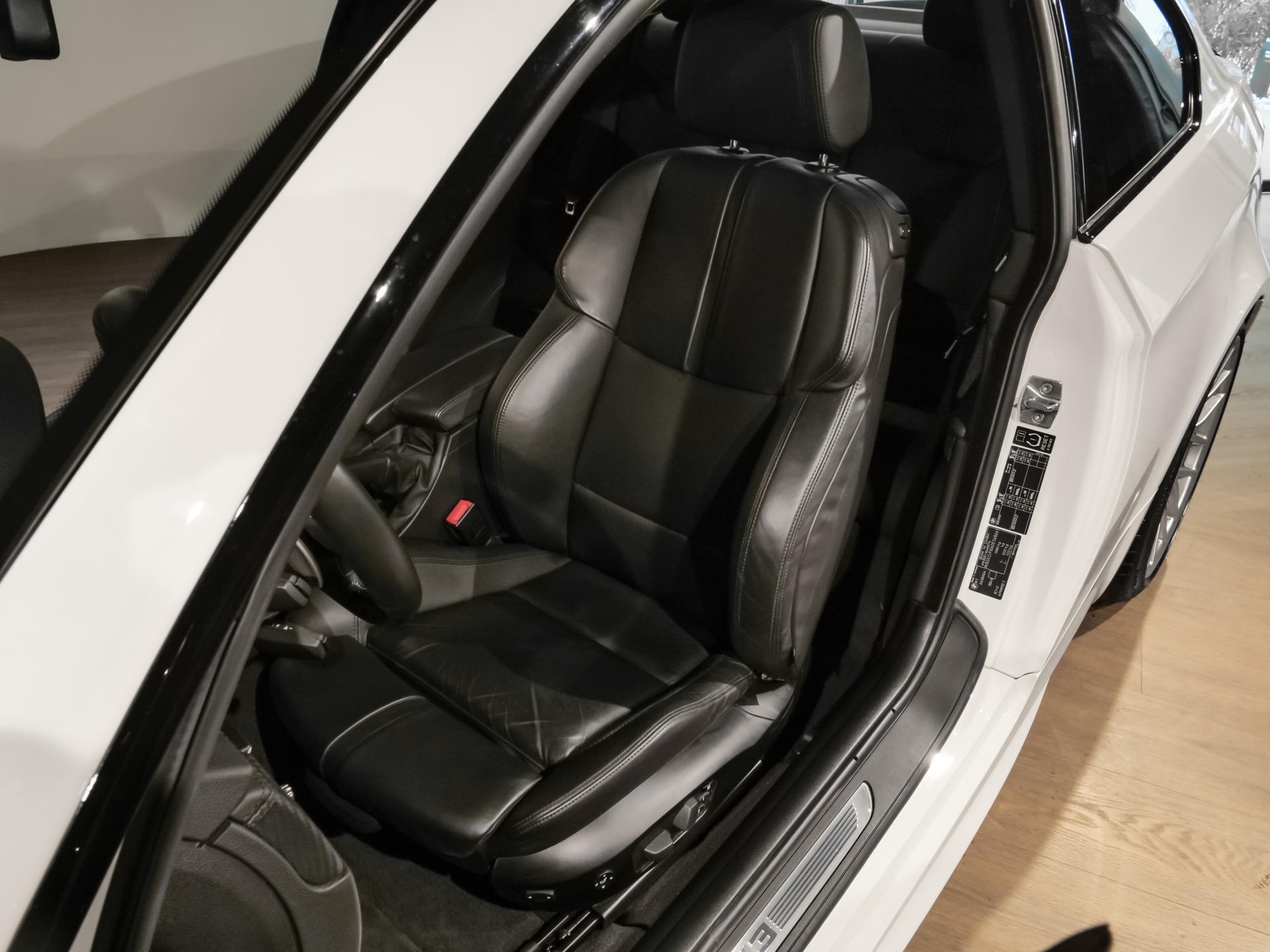 Sièges – BMW – M3 E92 – 2023 – Alpinweiss – 56 900 km – 430 ch – V8 atmo – Transmission : Automatique – Origine Belgique – Privaty Cars – Achat et vente de voitures de luxe d’occasion entre Bordeaux et Nantes