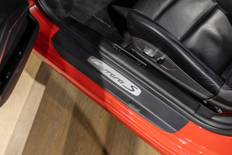 Tableau de bord – PORSCHE – Porsche 911 991 Carrera S – 2012 – Rouge Carmin – 75 900 km – 400 ch – FLAT 6 Atmo – Transmission : Sequentielle – Origine France – Privaty Cars – Vente de voitures de sport d’occasion dans l’Ouest de la France
