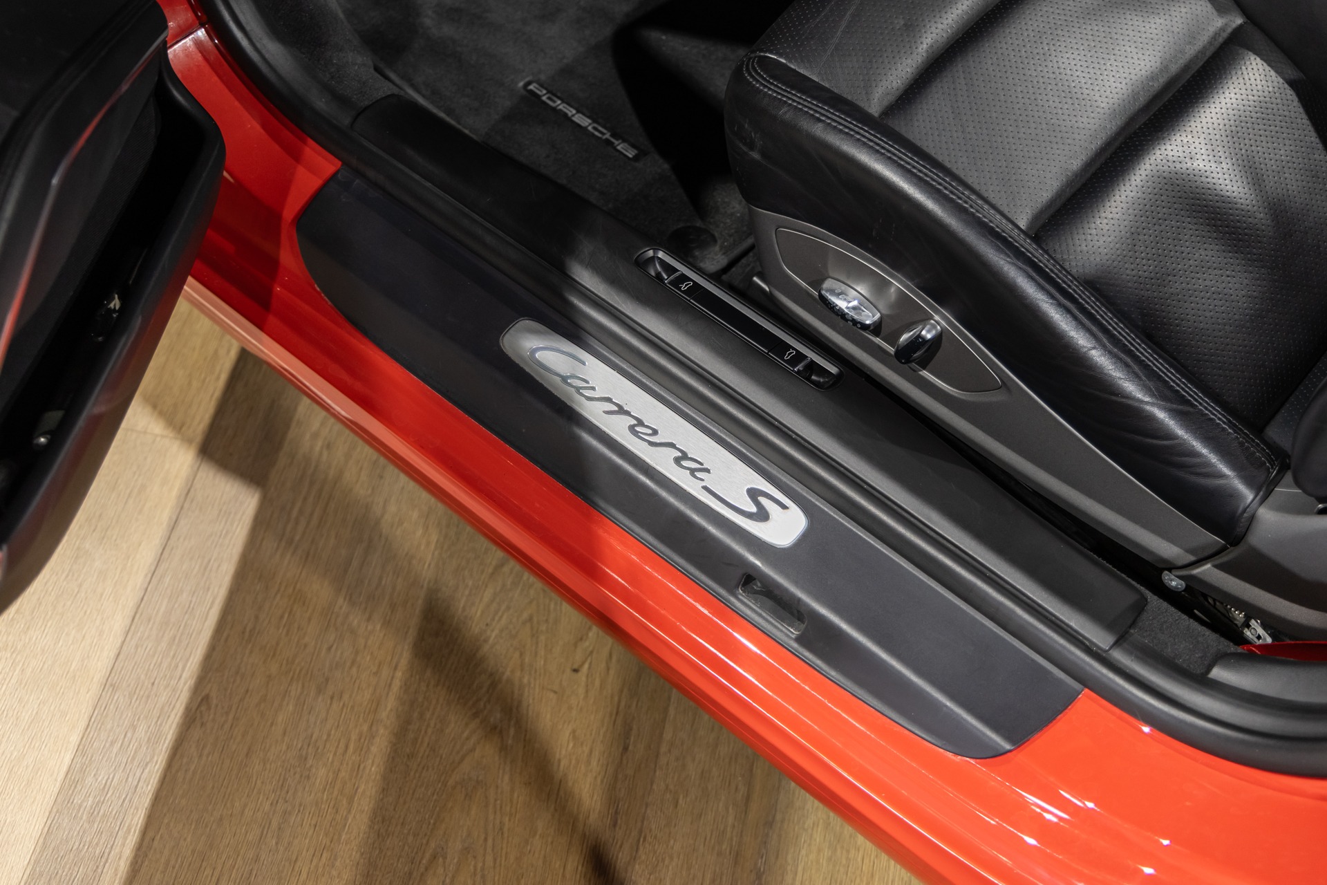 Tableau de bord – PORSCHE – Porsche 911 991 Carrera S – 2012 – Rouge Carmin – 75 900 km – 400 ch – FLAT 6 Atmo – Transmission : Sequentielle – Origine France – Privaty Cars – Vente de voitures de sport d’occasion dans l’Ouest de la France