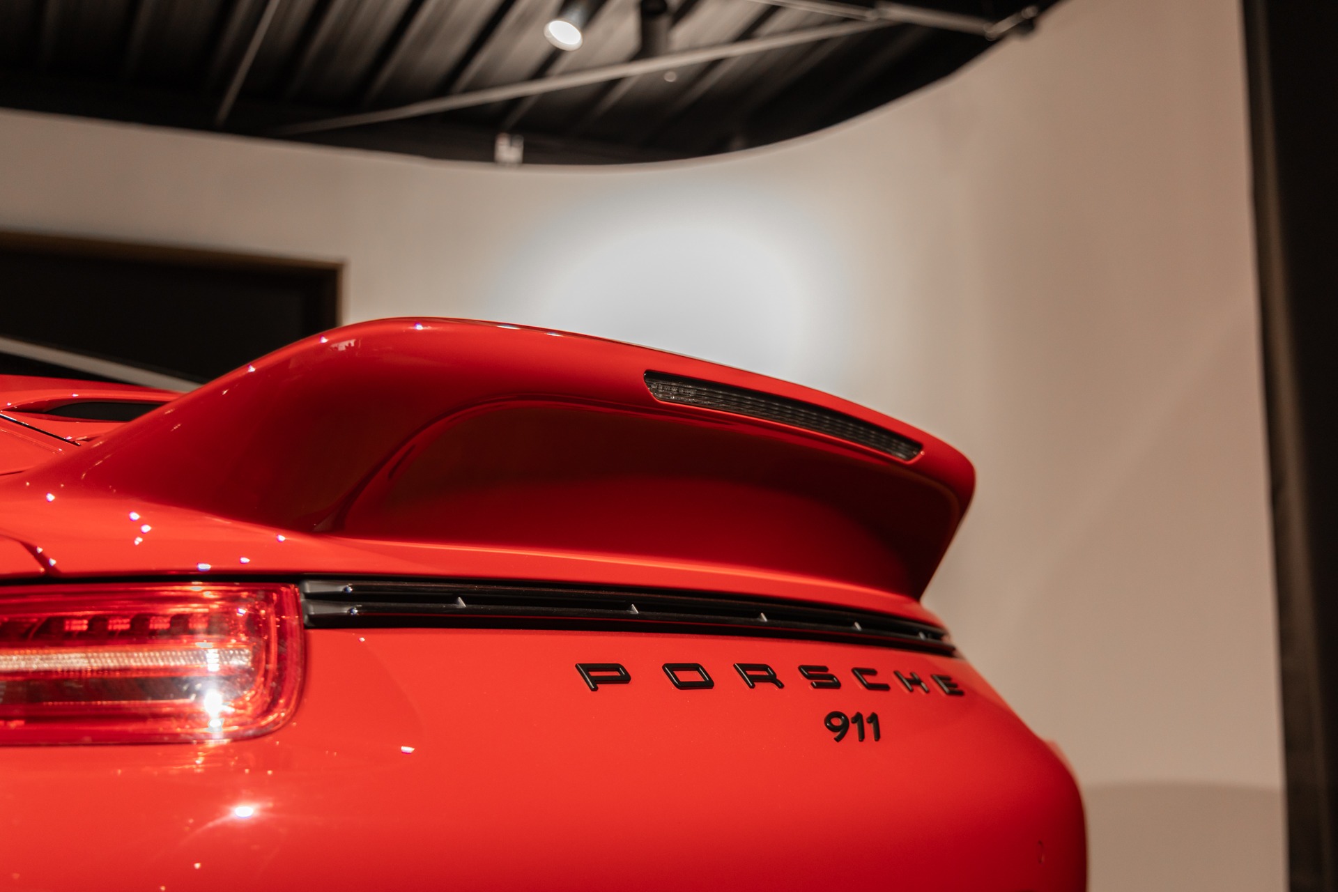 Carrosserie – PORSCHE – Porsche 911 991 GTS – 2015 – Rouge Carmin – 35 900 km – 430 ch – FLAT 6 Atmo – Transmission : Sequentielle – Origine Allemagne – Privaty Cars – Vente de supercars d’occasion en Nouvelle-Aquitaine