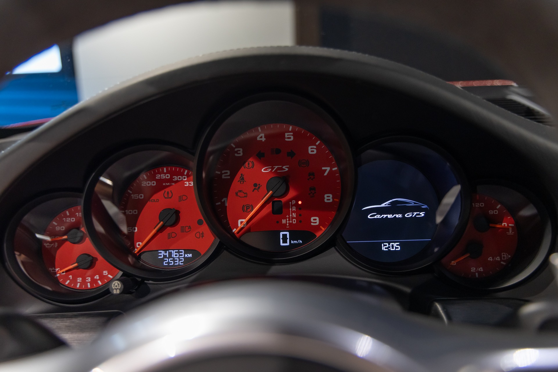 Volant – PORSCHE – Porsche 911 991 GTS – 2015 – Rouge Carmin – 35 900 km – 430 ch – FLAT 6 Atmo – Transmission : Sequentielle – Origine Allemagne – Privaty Cars – Importation de véhicules de prestige et sportifs proche de Nantes