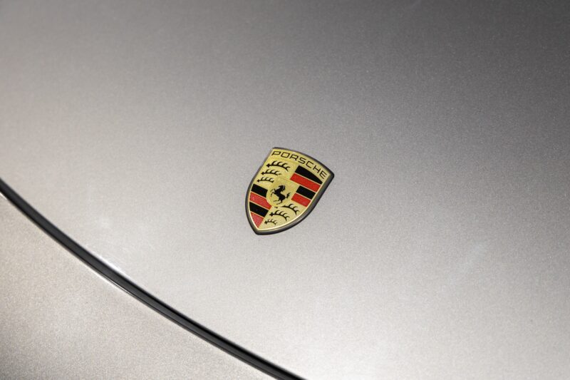 Carrosserie – PORSCHE – 911 997 Carrera 4 – 2011 – Gris Météore – 127 000 km – 345 ch – Flat 6 atmo – Transmission : Sequentielle – Origine Pays Bas – Privaty Cars – Reprise cash de voitures de luxe sans obligation d’achat entre Bordeaux et Nantes