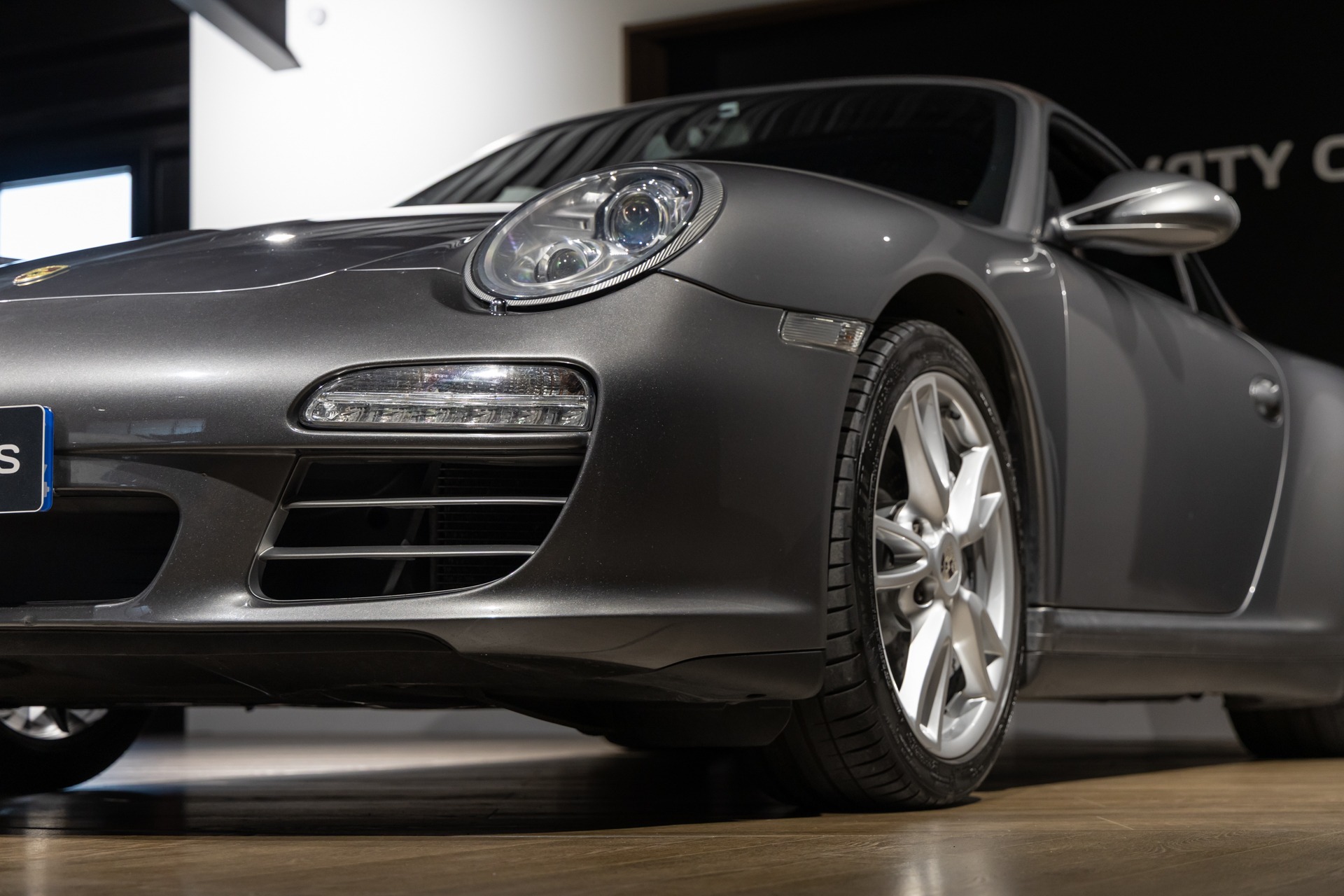 Carrosserie – PORSCHE – 911 997 Carrera 4 – 2011 – Gris Météore – 127 000 km – 345 ch – Flat 6 atmo – Transmission : Sequentielle – Origine Pays Bas – Privaty Cars – Rachat express de supercars et hypercars près de Poitiers
