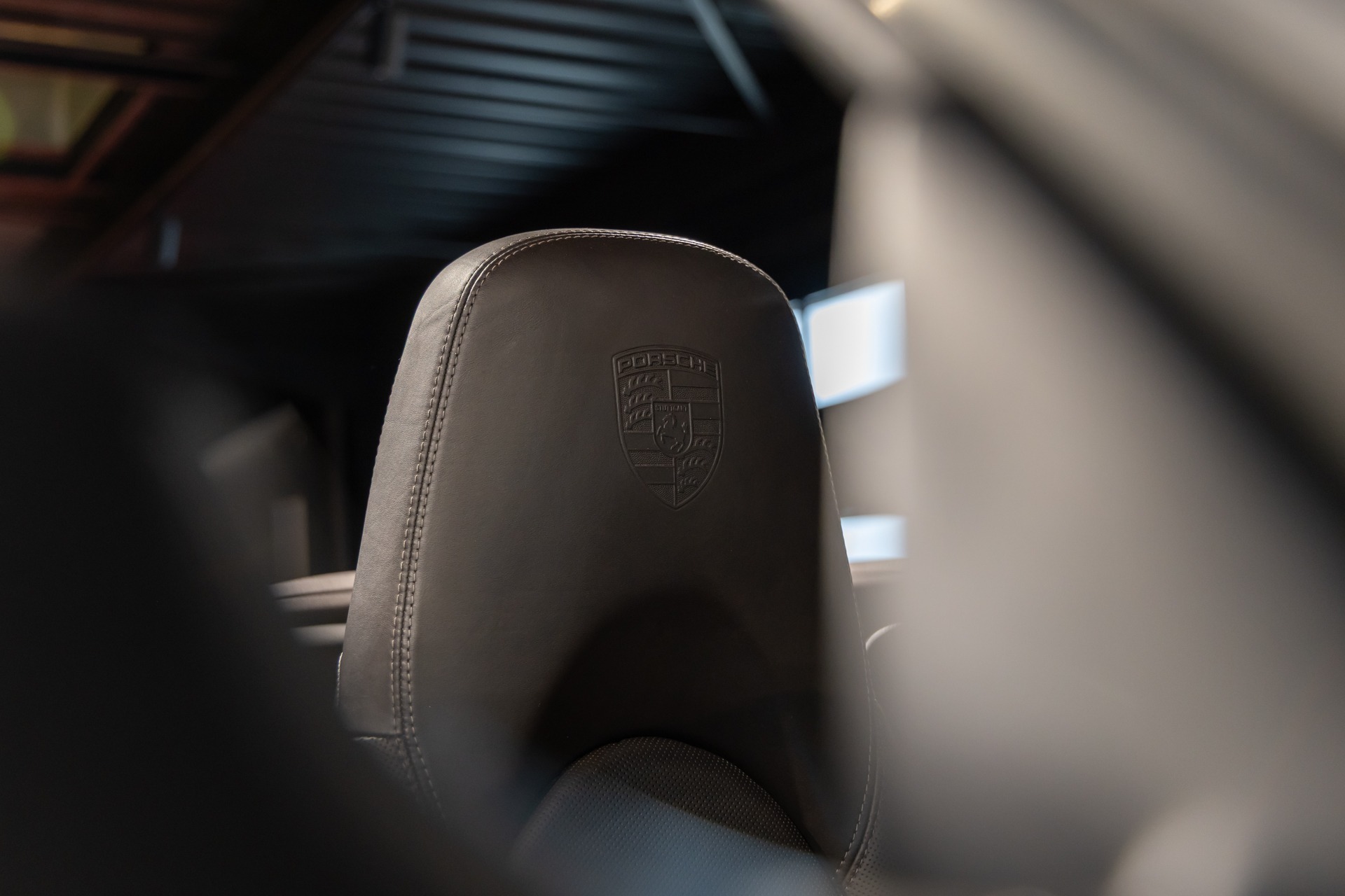 Sièges – PORSCHE – 911 997 Carrera 4 – 2011 – Gris Météore – 127 000 km – 345 ch – Flat 6 atmo – Transmission : Sequentielle – Origine Pays Bas – Privaty Cars – Spécialiste indépendant Porsche, Ferrari et McLaren à La Rochelle