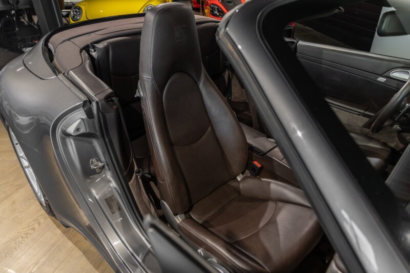 Sièges – PORSCHE – 911 997 Carrera 4 – 2011 – Gris Météore – 127 000 km – 345 ch – Flat 6 atmo – Transmission : Sequentielle – Origine Pays Bas – Privaty Cars – Dépôt-vente de voitures de sport et véhicules d’exception à 2 heures de Paris en TGV