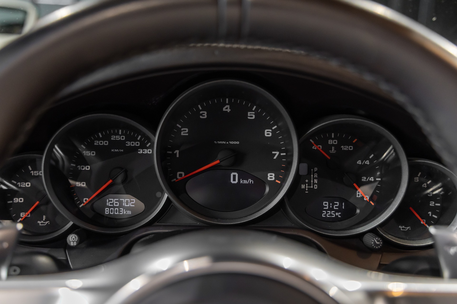 Volant – PORSCHE – 911 997 Carrera 4 – 2011 – Gris Météore – 127 000 km – 345 ch – Flat 6 atmo – Transmission : Sequentielle – Origine Pays Bas – Privaty Cars – Rachat immédiat de véhicules de prestige à 2 heures de Paris en TGV